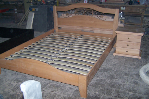 Кровать двуспальная деревянная KMP- Лилия