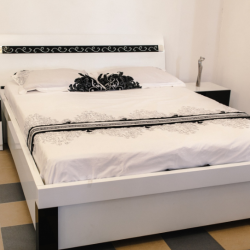 Кровать с плитой с подъемным механизмом SMS- Ажур черный/белый