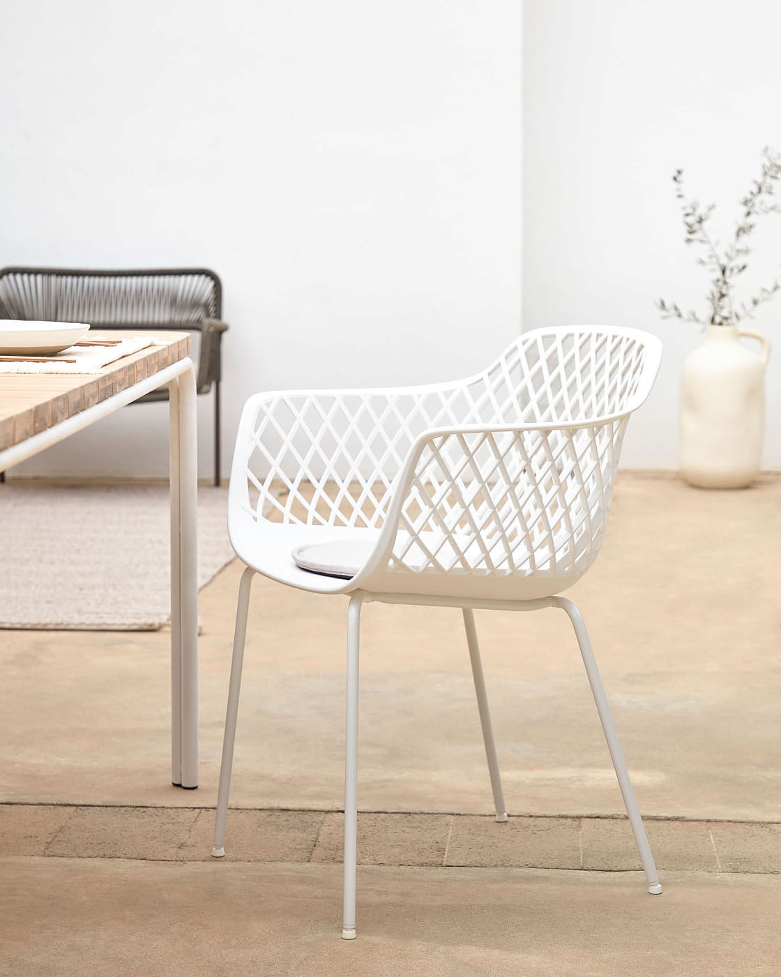 Стул пластиковый Kave Home QUINN CC1223S05 (белый)