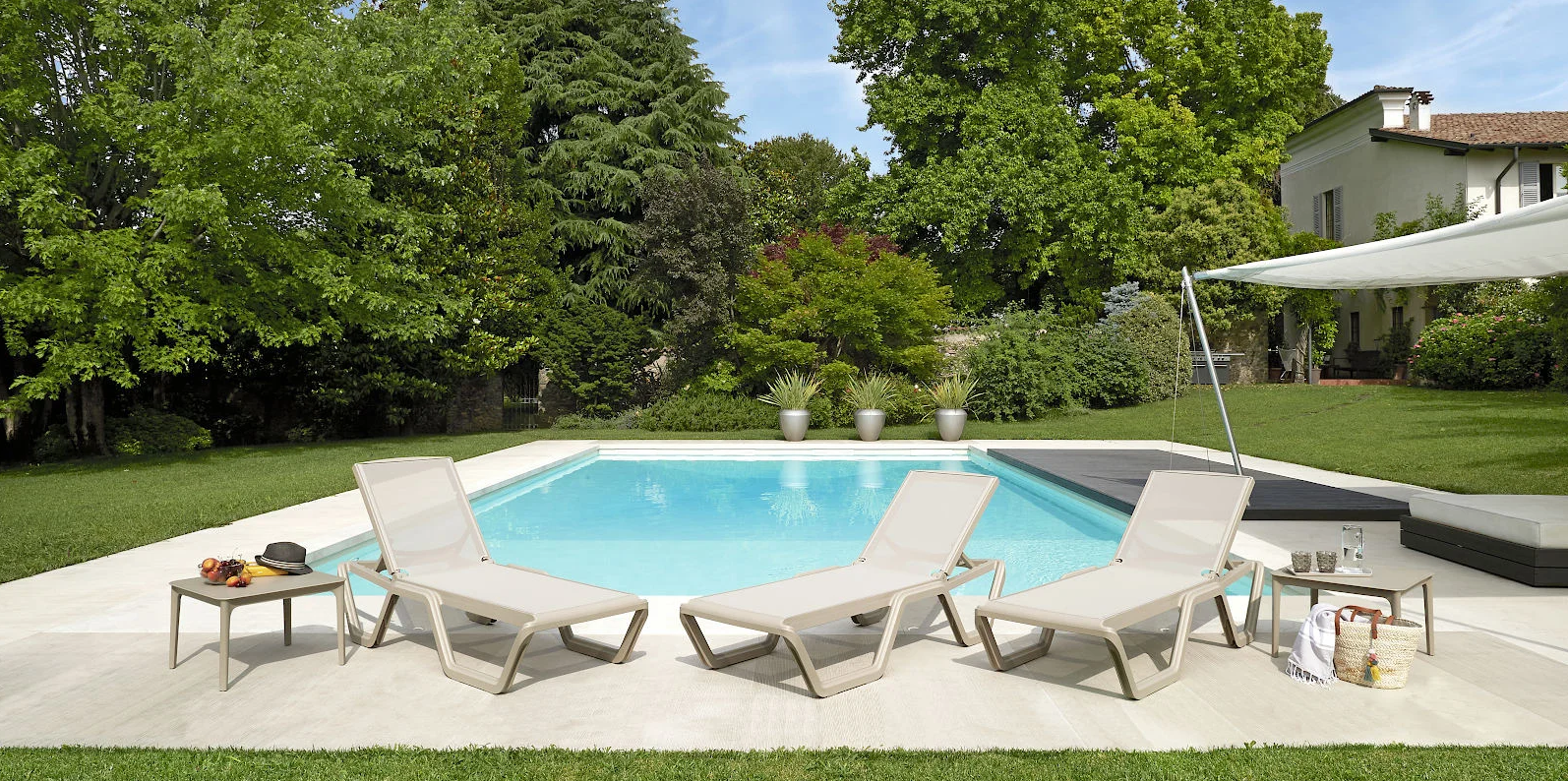 Шезлонг пластиковый VLL- SCAB VELA (тортора, тортора/белый)