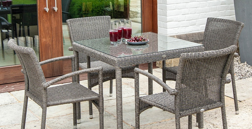 Стол из техноротанга Alexander Rose TEA- MONTE CARLO TABLE 0.8M X 0.8M(W/GLASS TOP) 