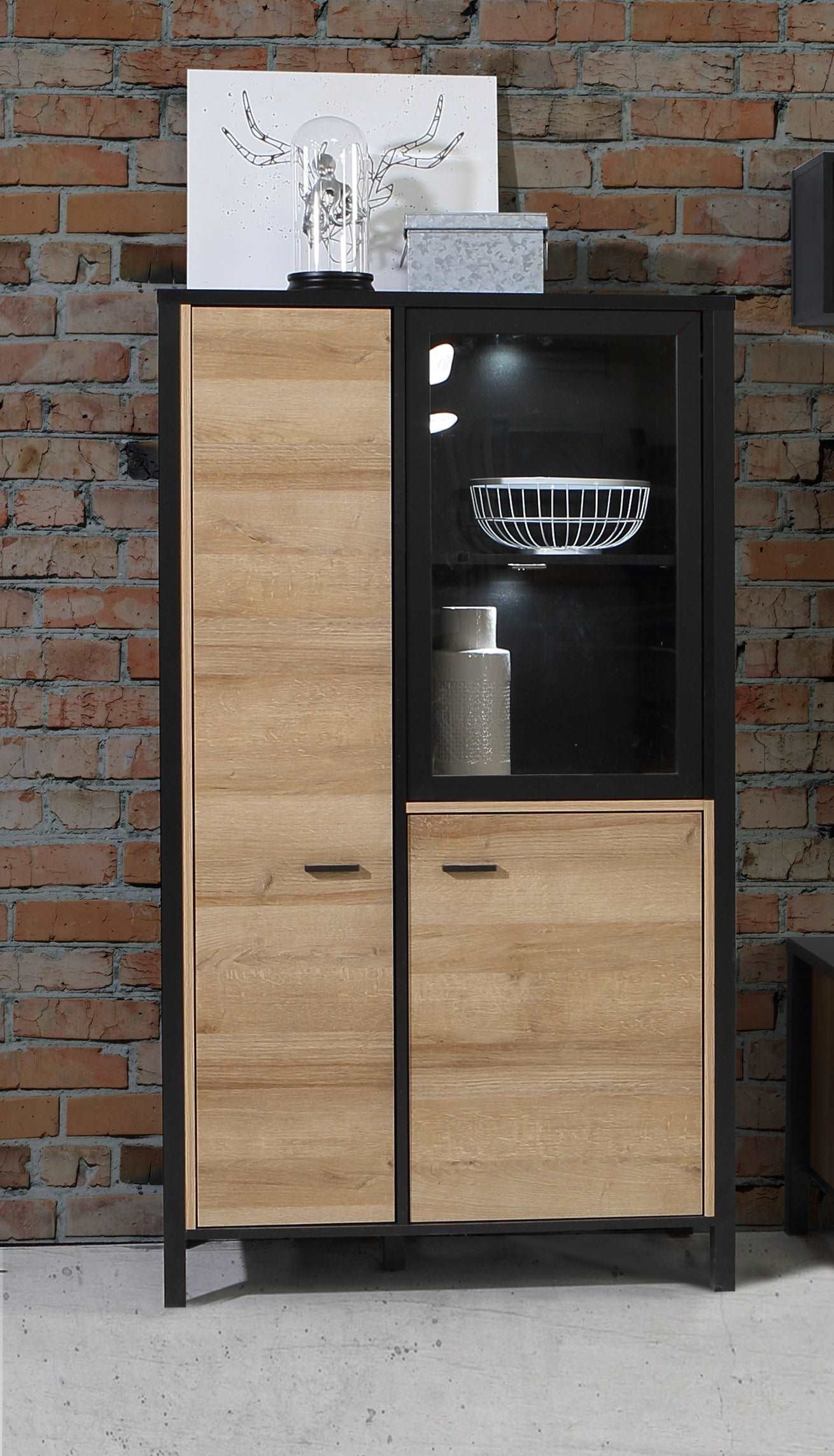 Витрина на 2 двери Forte HIGH ROCK HRKV521 (дуб ривьера/черный)