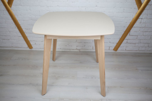 Кухонный комплект Ont- Джузеппе бежевый квадратный стол + 4 стула Classic (Осако)