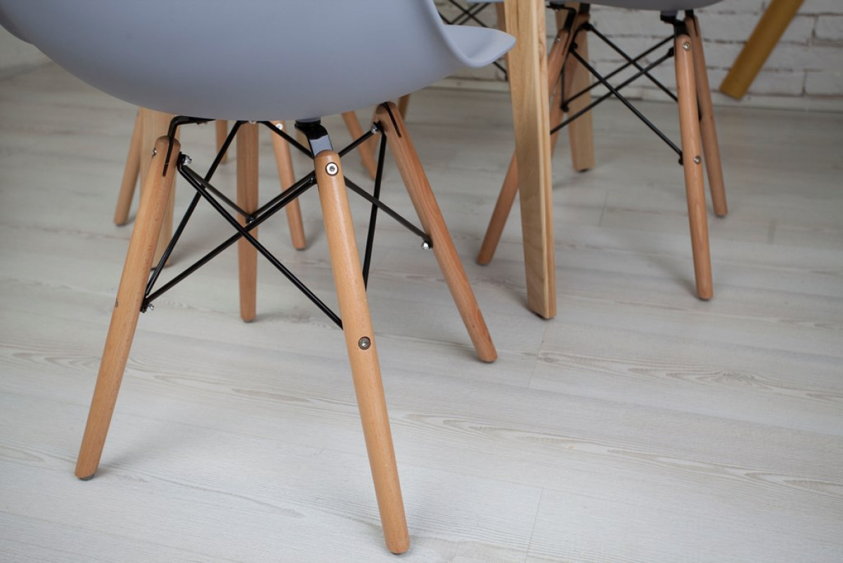 Кухонный комплект Ont- Джузеппе серый квадратный стол + 4 стула Classic (Осако)