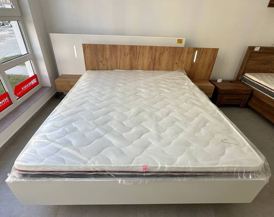Кровать Perfect Home 3Д / 3D 160 двуспальная с прикроватными тумбами и подсветкой Белый/дуб крафт золотой