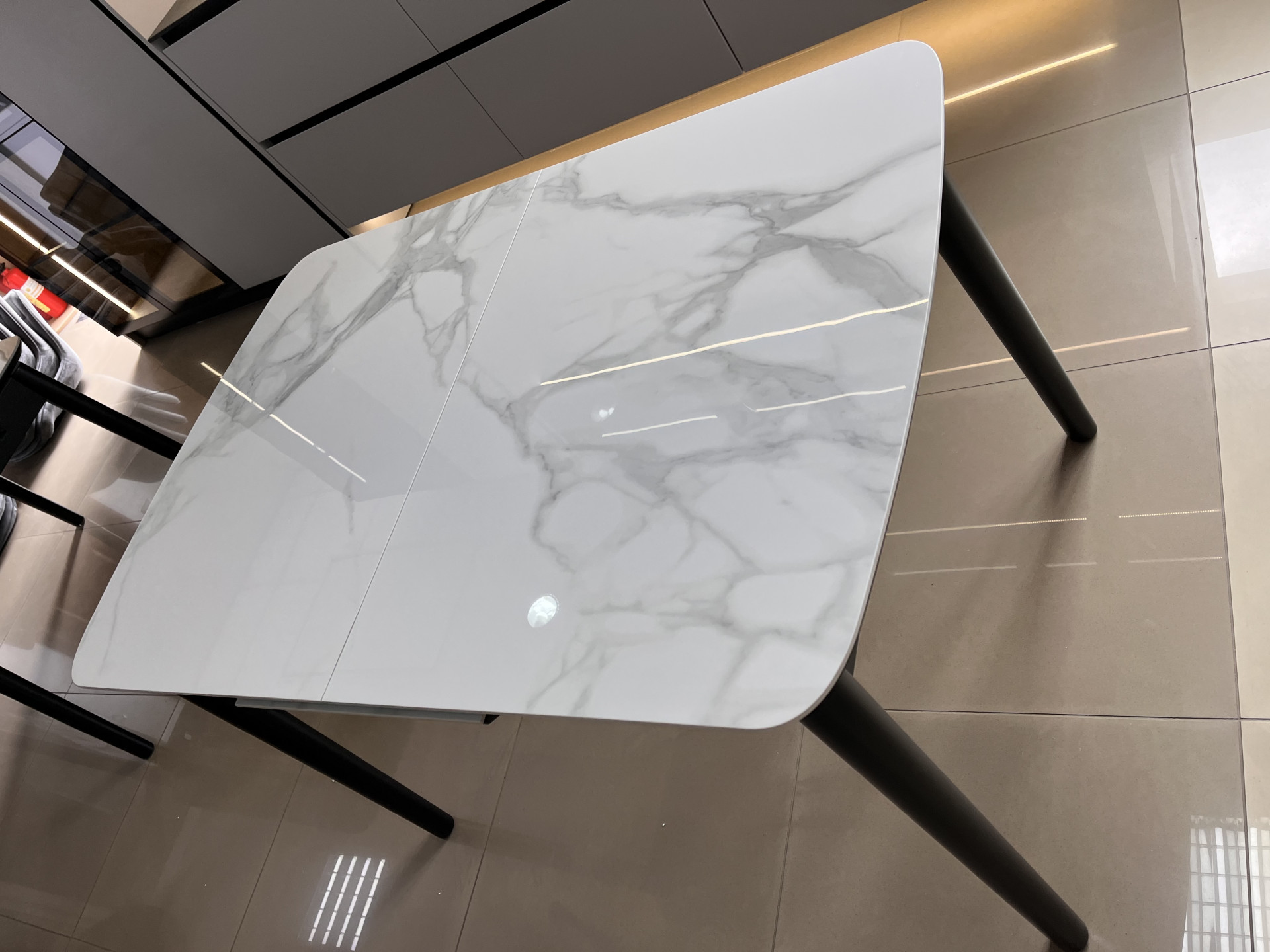 Стол обеденный модерн VTR- TM-76 вайт клауд + черный