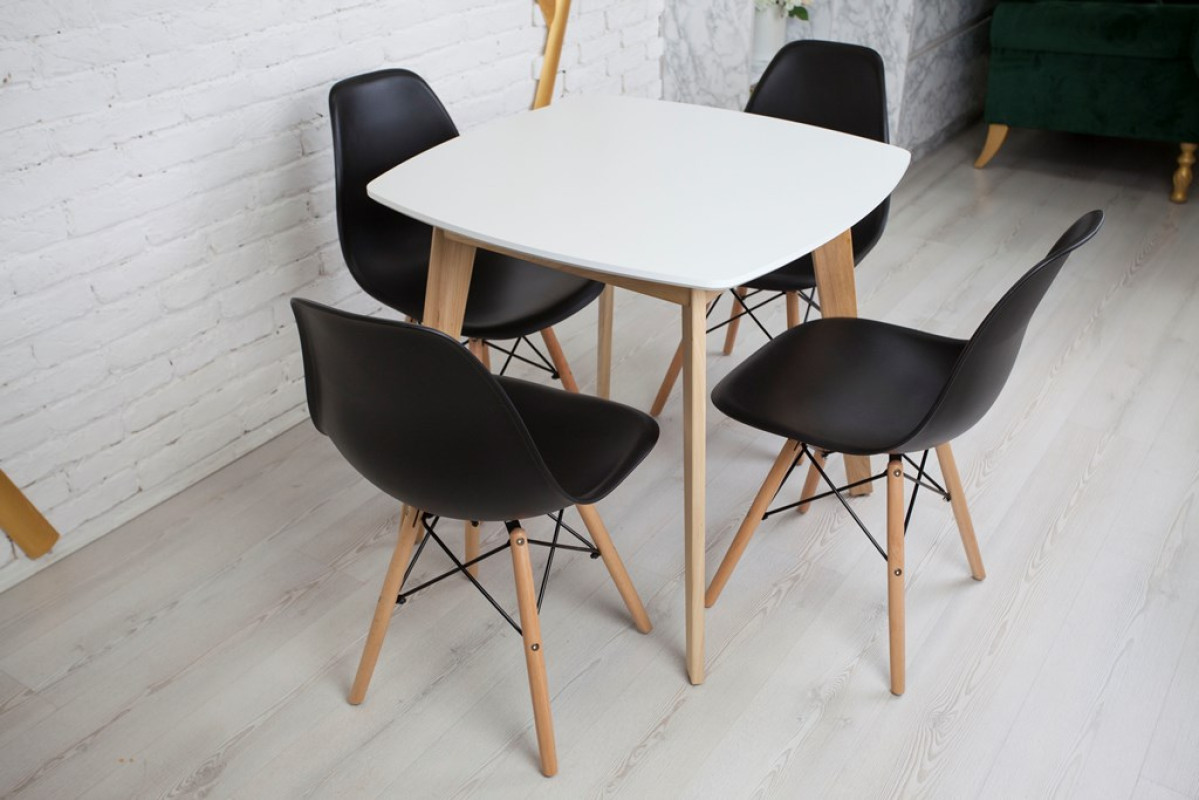 Кухонный комплект Ont- Джузеппе белый квадратный стол + 4 стула Classic (Осако) черный