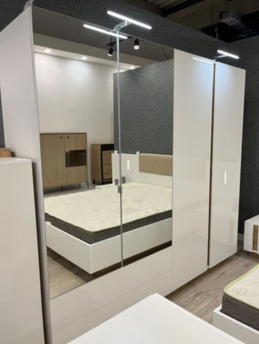 Шкаф Perfect Home Arco (Marco) 4D2S/220 с зеркалом  белый глянец/дуб грандсон