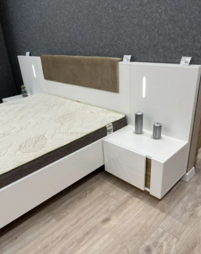 Кровать (каркас) Perfect Home Arco с мягким изголовьем, двуспальная,160 белый глянец/дуб грандсон