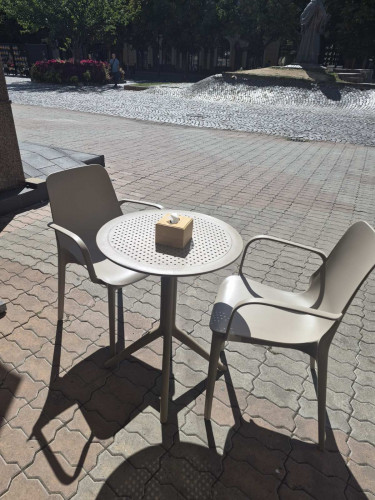 Стол уличный круглый складной Siesta Sky Folding Table 60 (бежевый)