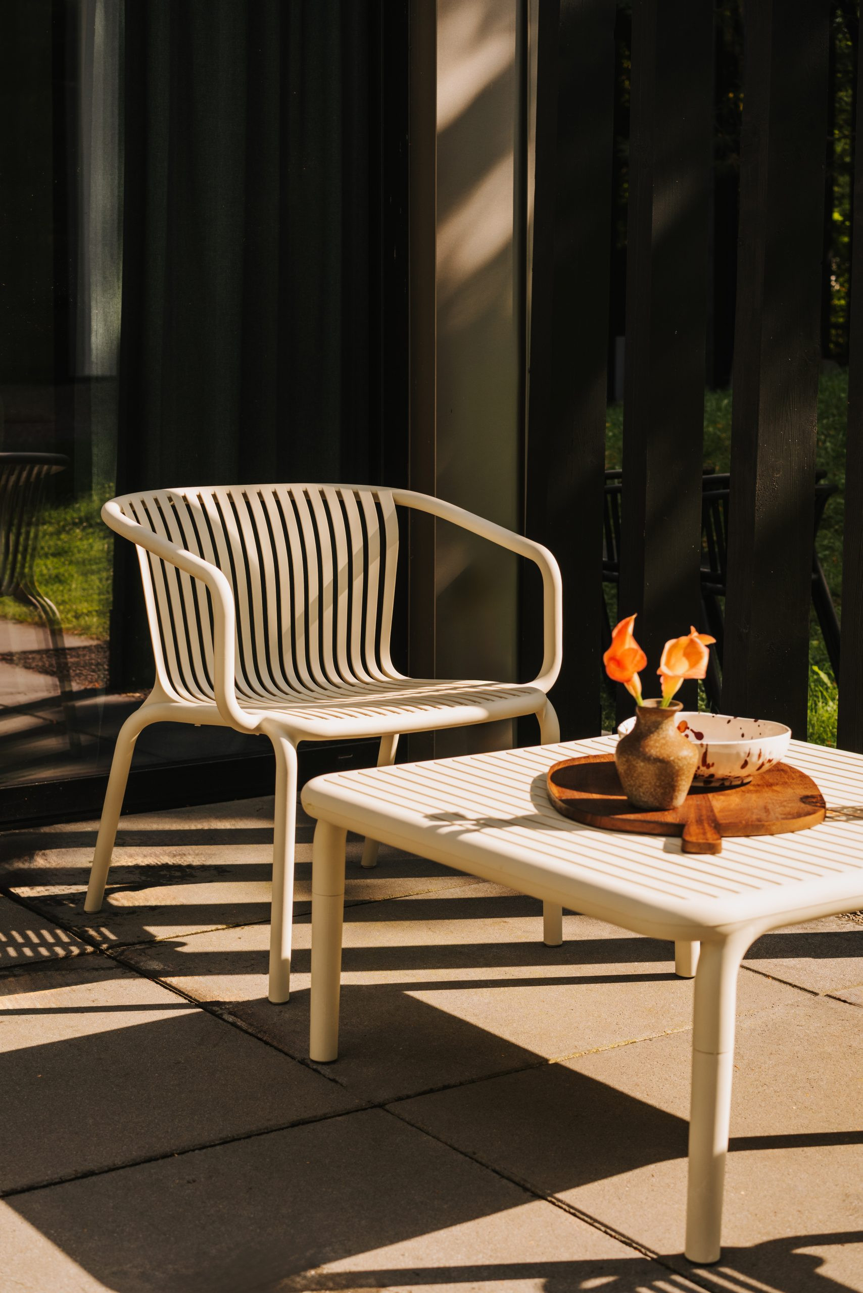 Лаунж-Кресло уличное VLL- FERNE Berne (белый, молочный)