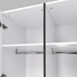 Шкаф трех дверный MRK- Дуо