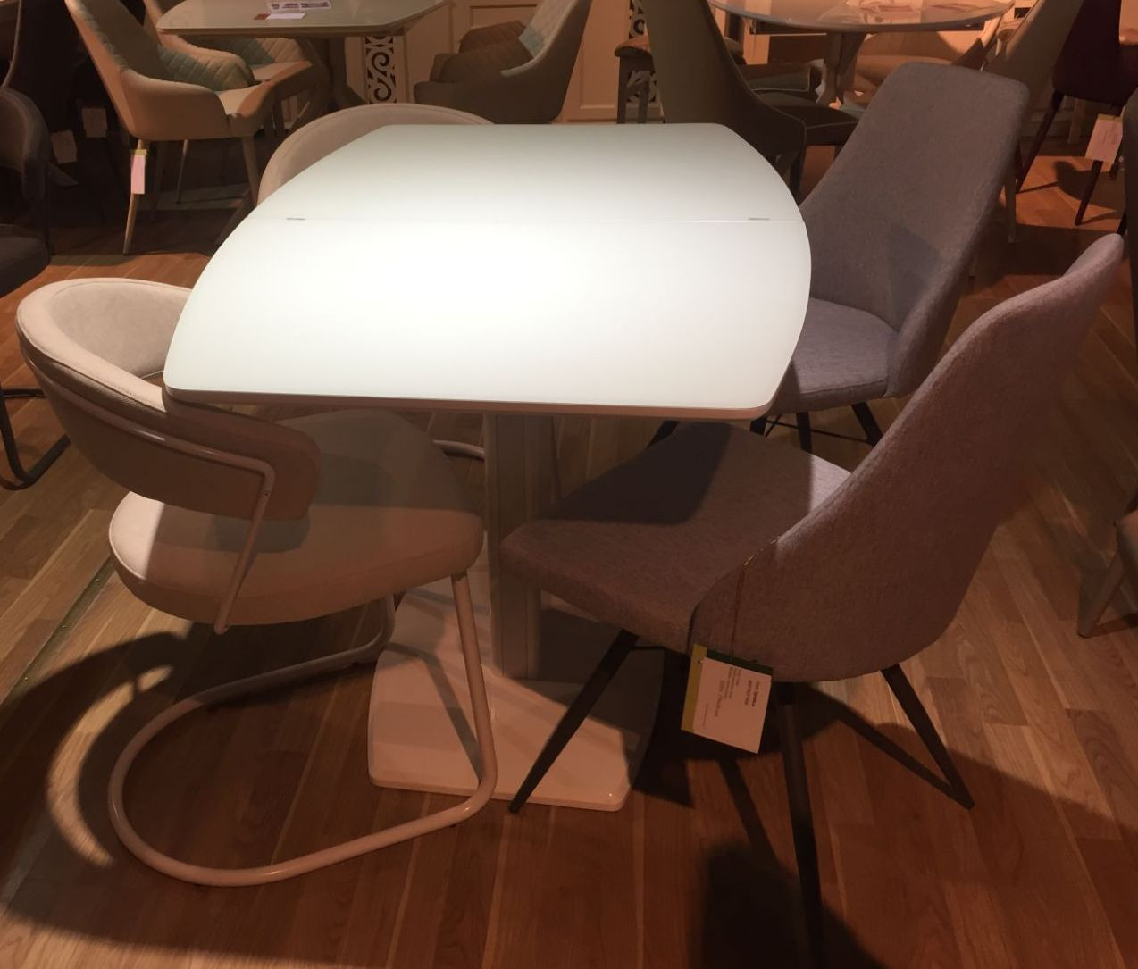 Стол обеденный EXI- Милан-1 (стекло матовое) белый 