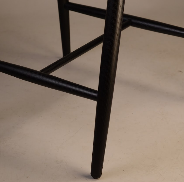 Стул полубарный LVK- Mamont sem-soft черный 