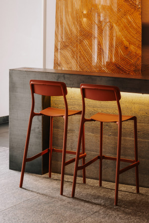 Барный стул уличный VLL- FERNE Remo (коричневый, белый, кирпичный)