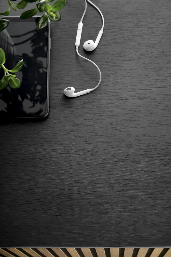 Комод на 2 двери и 3 ящика с подсветкой Perfect home Sento KSZ154 (черный/дуб вотан)