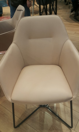 Кресло модерн NL- LAREDO (пудра) 