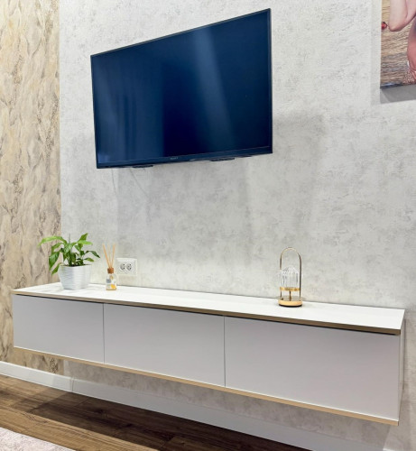 Тумба под ТВ навесная Perfect Home Оро / Oro RTV175 3-дверная Белый
