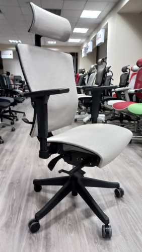 Крісло керівника LUX- ERGO CHAIR 2 MESH BLACK/ BEIGE ергономічне