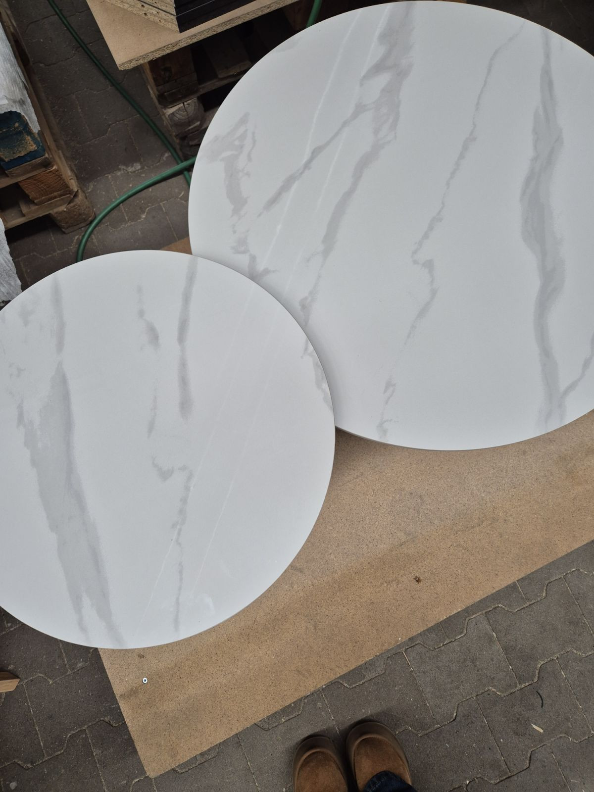 Комплект журнальных столов INI- MONTANA белый глянец/черный