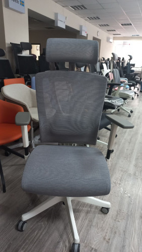 Крісло керівника LUX- ERGO CHAIR 2 MESH WHITE/ GREY ергономічне