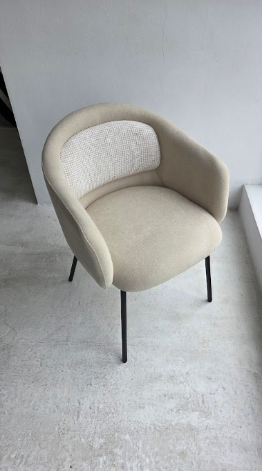 Стул обеденный VTR- М-242 кокосовое молоко + черный  