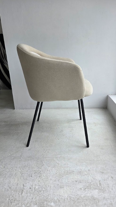 Стул обеденный VTR- М-242 кокосовое молоко + черный  