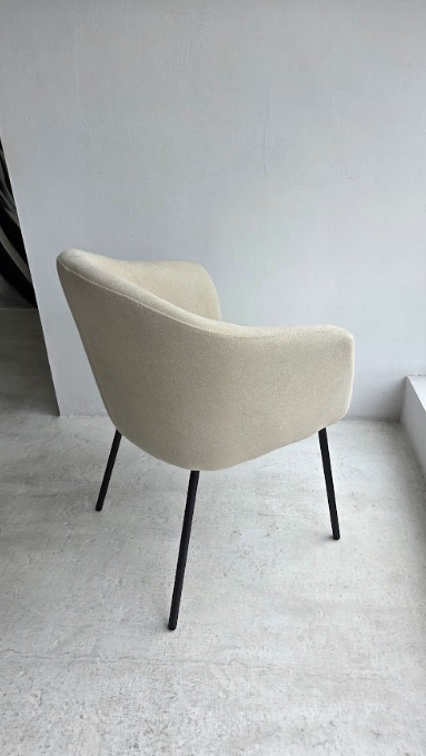 Стул обеденный VTR- М-242 кокосовое молоко + черный  