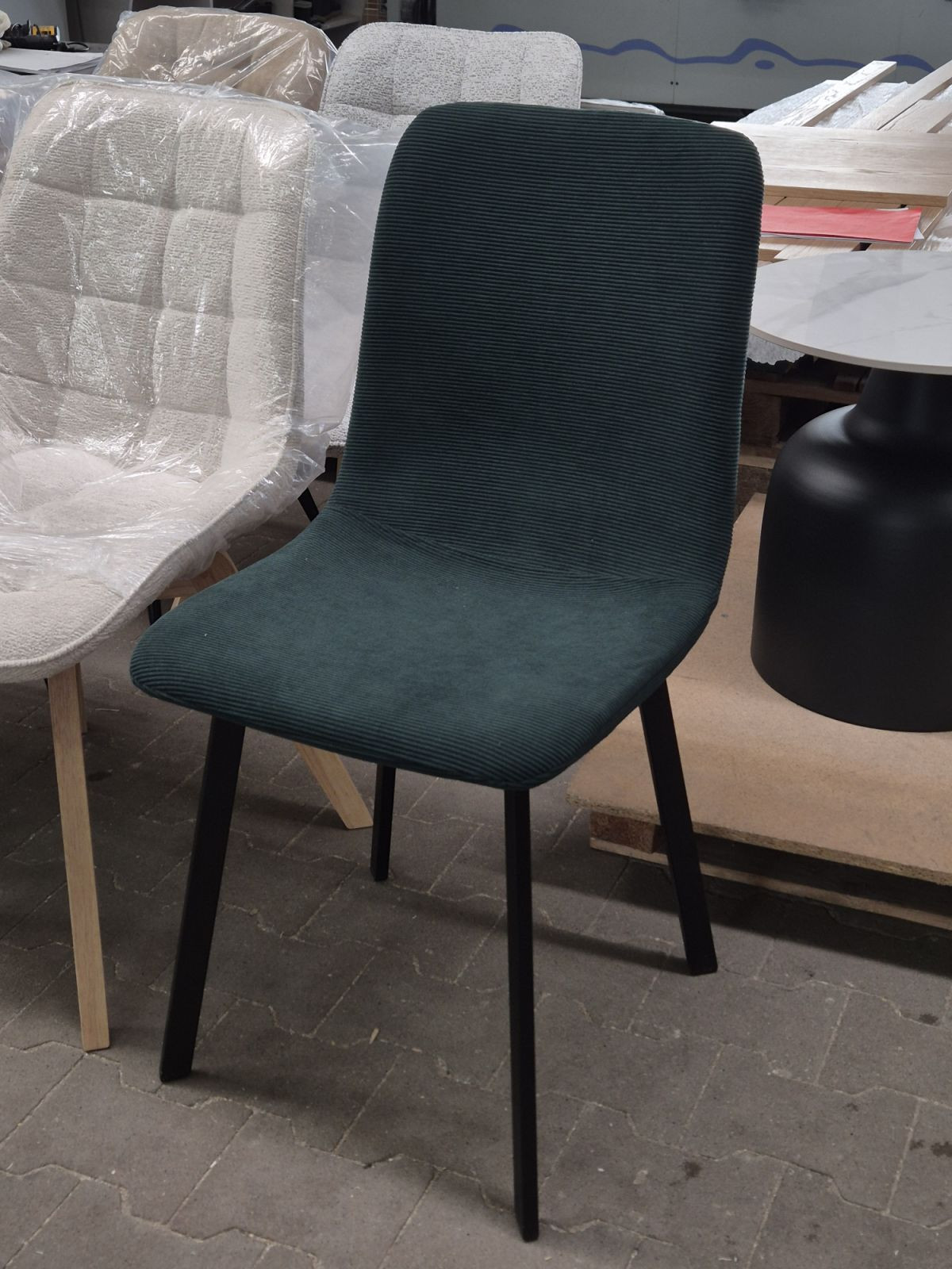 Стул INI- TIVO зеленый, светло-коричневый тк./ черный каркас  