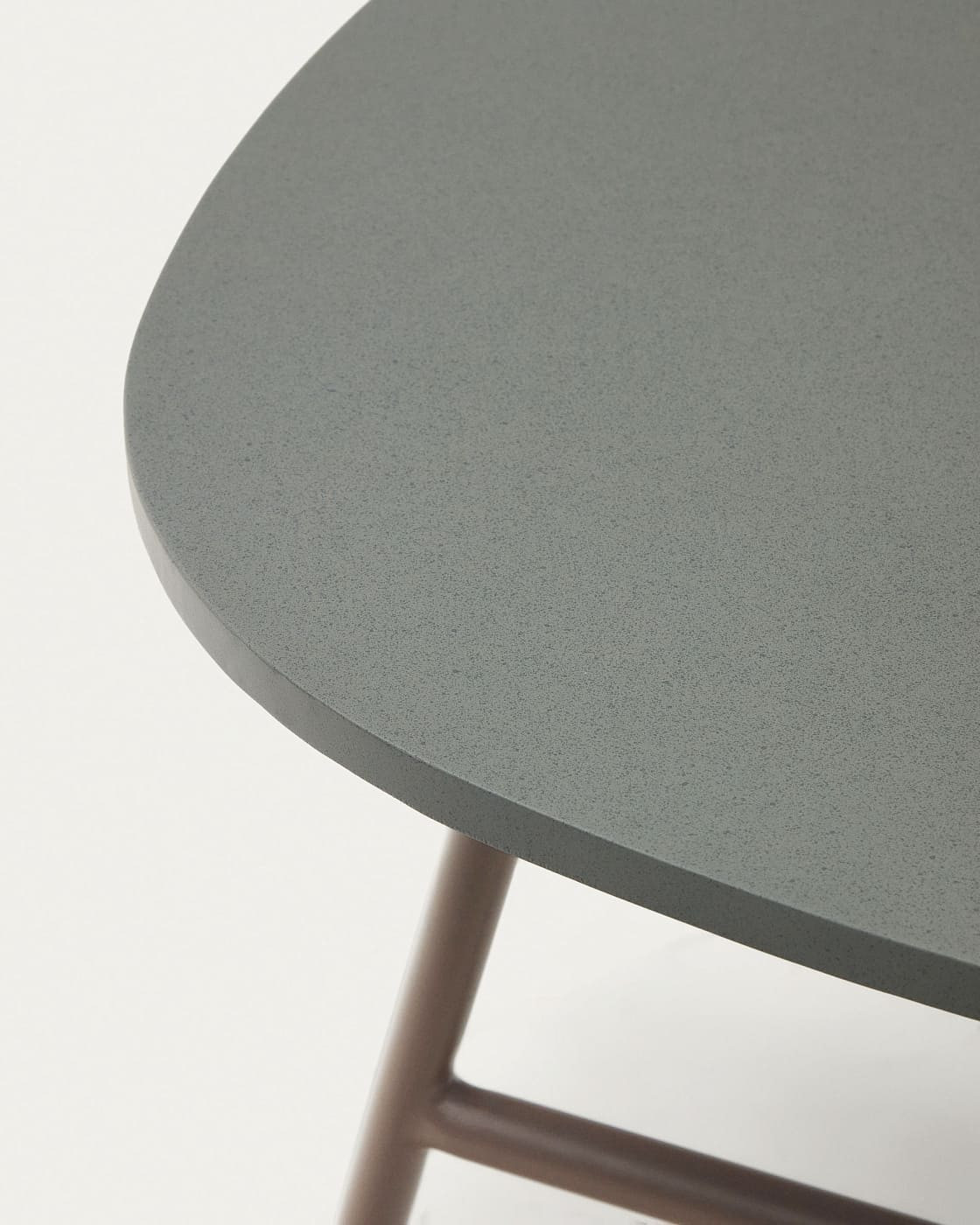 Стол кофейный Kave Home BRAMANT 60x60 см J0300038PR10 (серый/лиловый)