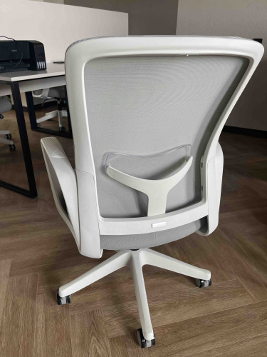 Крісло для оператора LUX- PROFIX  WHITE