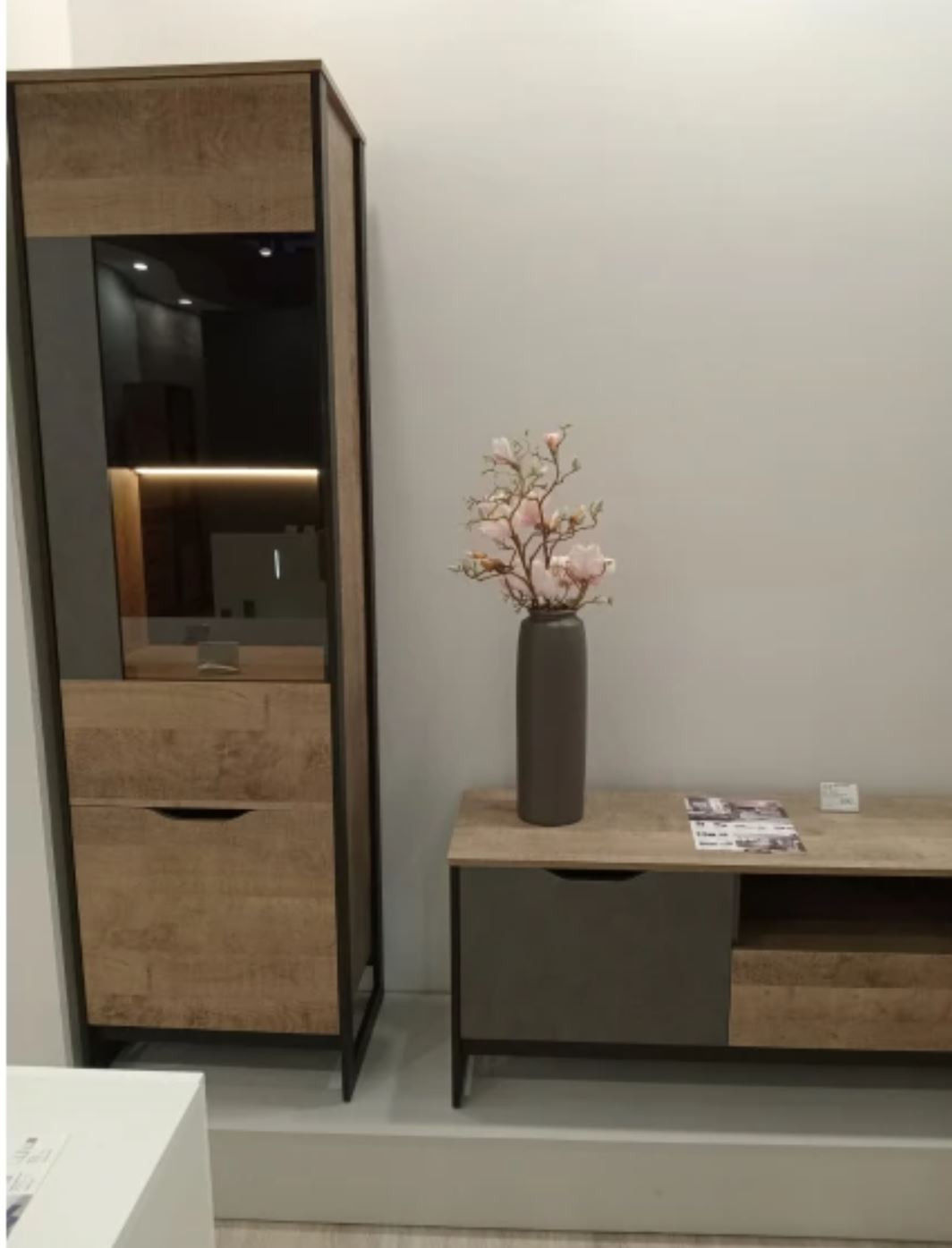 Витрина высокая Perfect Home Арден / Arden 2-дверная 2D1W/56 Дуб санд гранж/матера