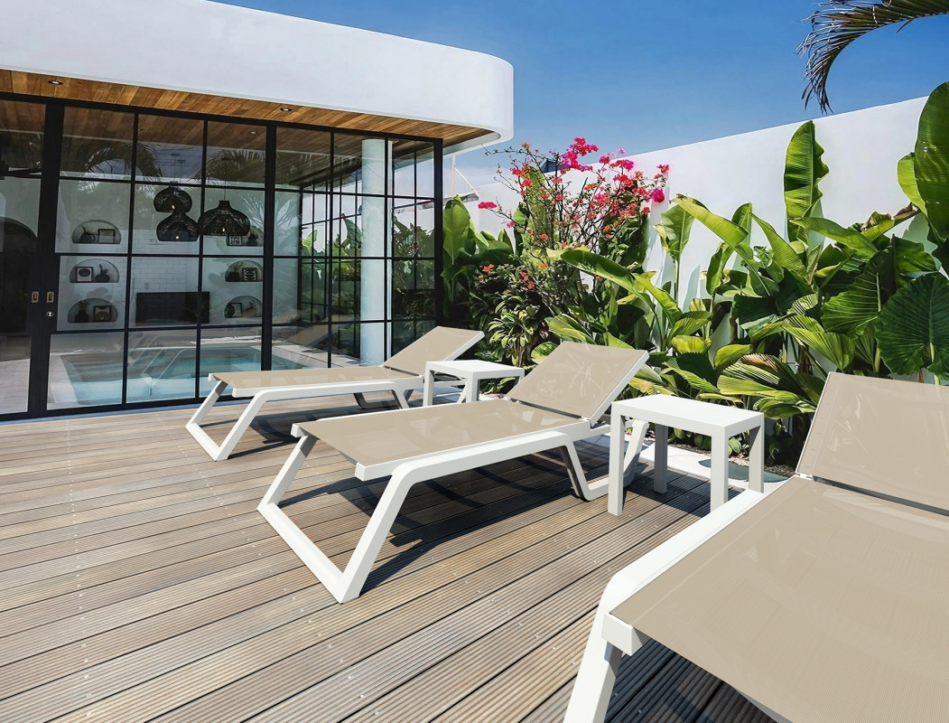 Шезлонг из полипропилена Siesta Rio (белый/бежевый)