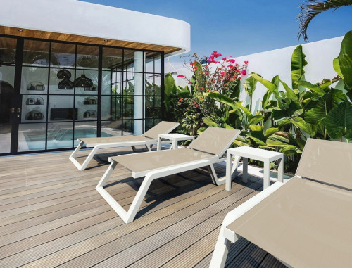 Шезлонг из полипропилена Siesta Rio (белый/бежевый)