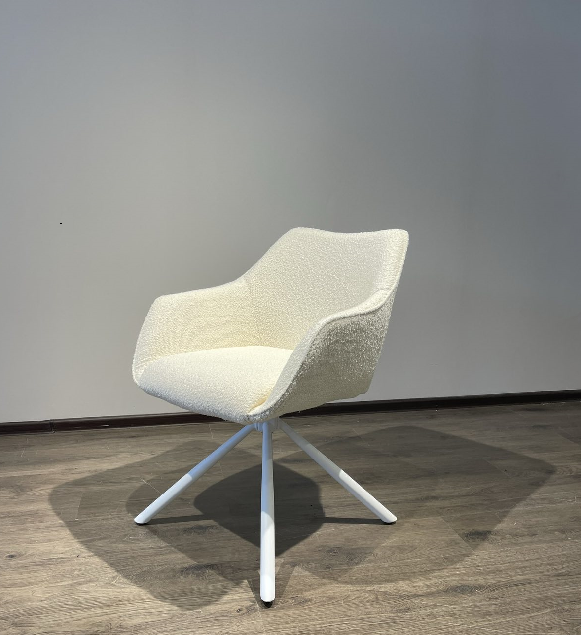 Кресло полу оборотное модерн EXI- LYON LIGHT BEIGE/Светло-Бежевый 