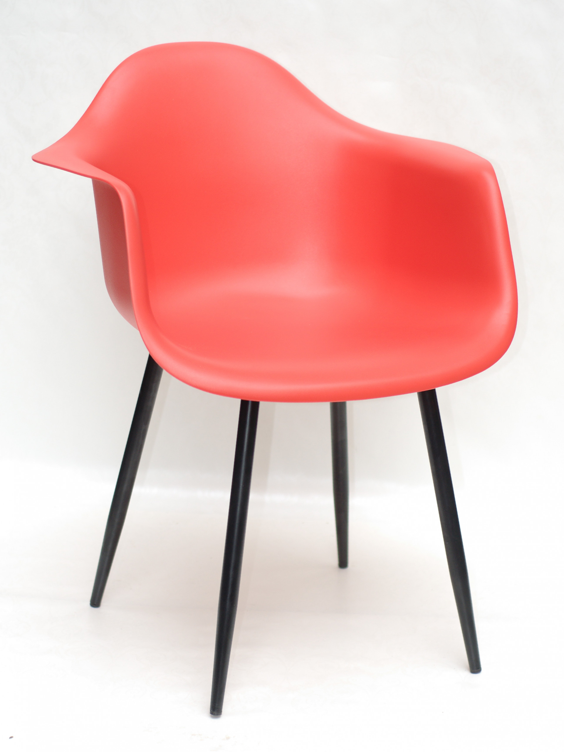 Кресло обеденное OND- Leon Metal BK (красный 05, зеленый 47)