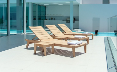 Стол из дерева Alexander Rose TEA- ROBLE SUNBED SIDE TABLE 0.45M X 0.35M