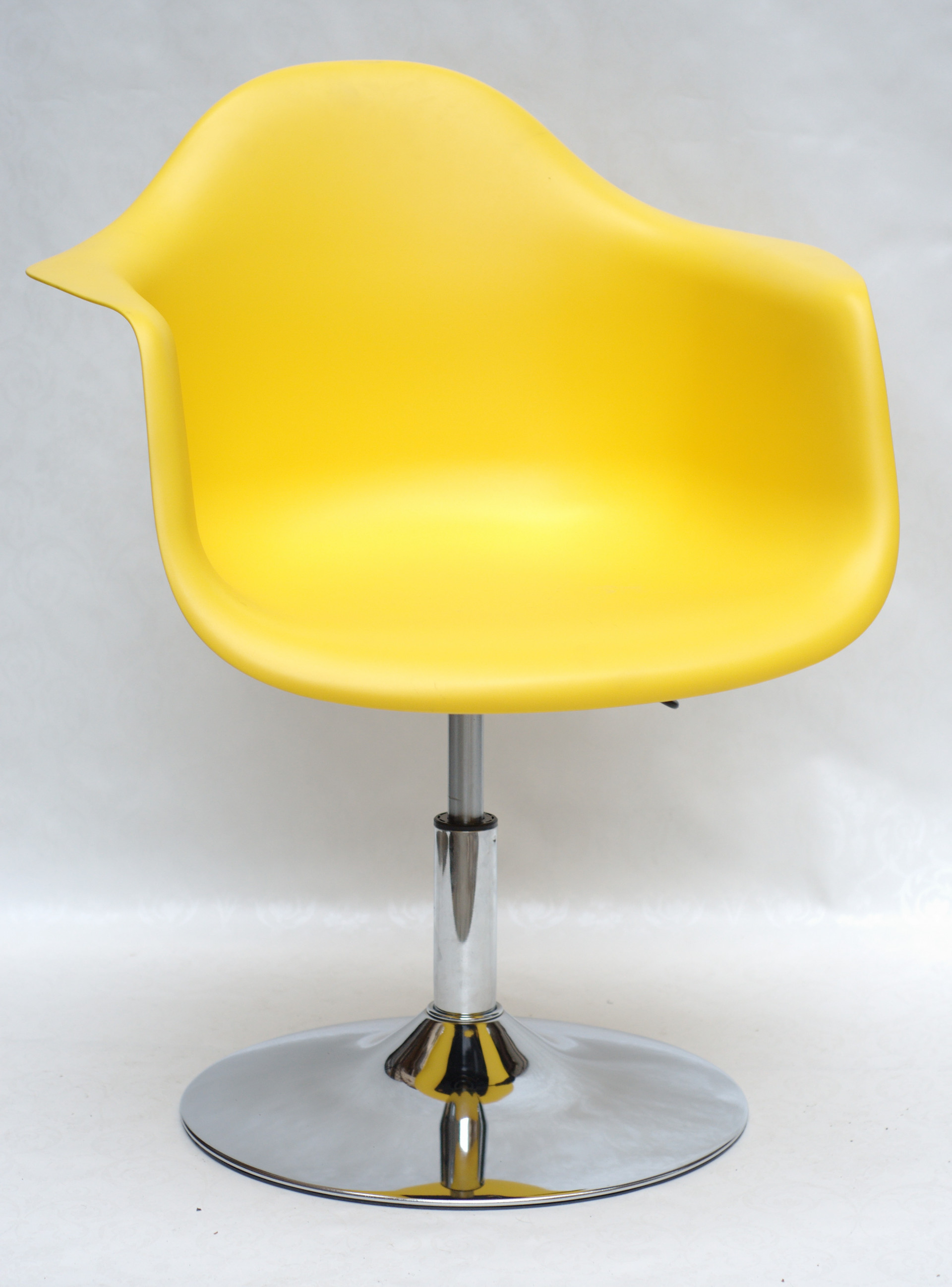 ​​Кресло офисное OND- Leon CH Base (желтый 12, зеленый 47)