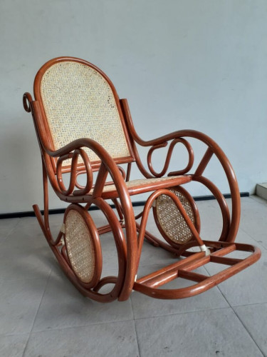 Кресло -  качалка  из натурального ротанга CRU- Свит (Sweet) коньяк (без подушки) kk0423