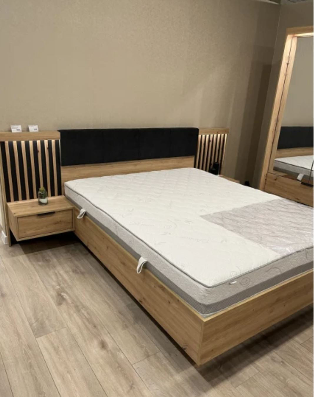 Кровать (каркас) Perfect Home Талли / Tally 160 с мягким изголовьем двуспальная Дуб артизан/антрацит